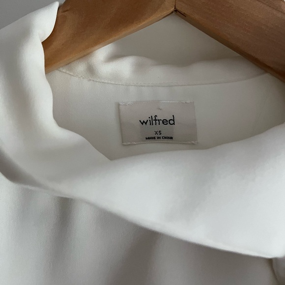 Aritzia Long-Sleeve Tie-Neck Blouse - Picture 4 of 8